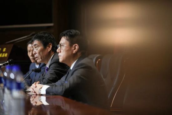尤文加速谈判引进菲利普斯最近几天，尤文图斯加快了引进曼城后腰菲利普斯的谈判。